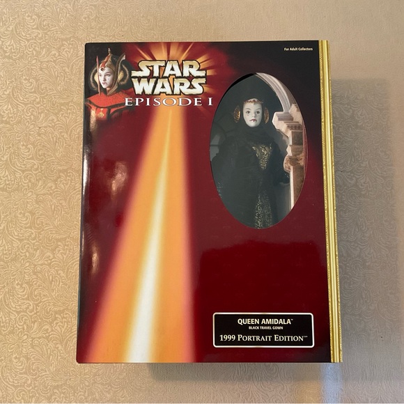 Star Wars Episode I Queen Amidala 1999 Portrait Edition black travel gown